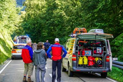 Wiesensteig: Toedlicher Verkehrsunfall- Pkw kollidiert mit Motorrad - Rettungshubschrauber im Einsatz